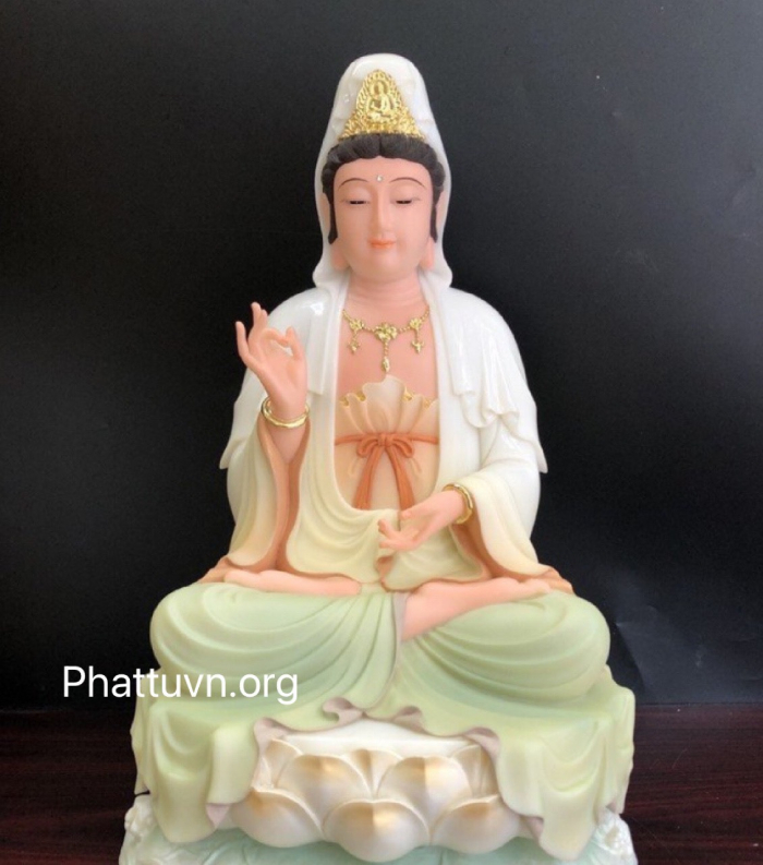 Quan Thế Âm Bồ Tát tượng trưng cho tinh thần Đại Bi trong Phật Giáo