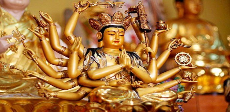 Thờ cúng Phật Mẫu Chuẩn Đề Vương Bồ Tát giúp gia chủ thoát khỏi tai ương và đạt được trí tuệ giống Ngài