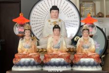 Tượng Phật tại cửa hàng Đồ Thờ Lộc Phát